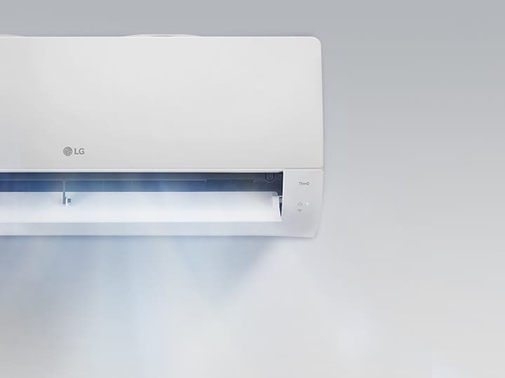 벽에 설치된 LG 휘센 사계절에어컨이 보입니다. 하단의 공기 배출구에서는 시원한 공기가 나오는 모습이 표현되어 있습니다.