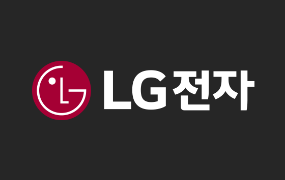 어두운 회색 배경에 빨강색 심벌마크와 흰색 로고타이프가 조합된 형태의 국문 로고 2 이미지