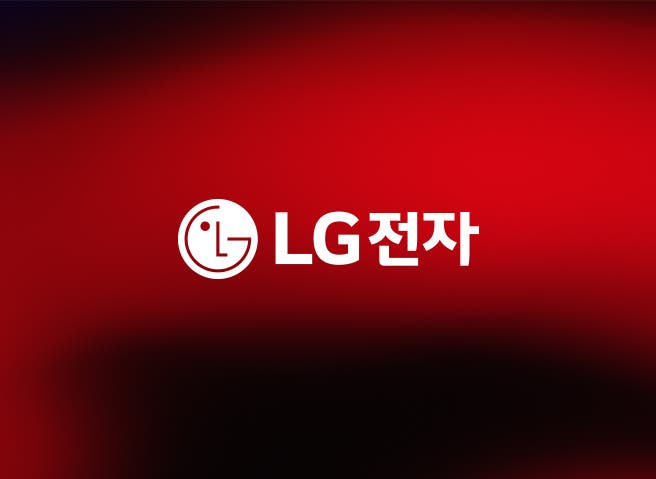 붉은색과 검은색이 혼합된 그라데이션 배경에 흰색 LG로고와 흰색 글씨로 LG전자라는 텍스트가 적혀 있습니다.