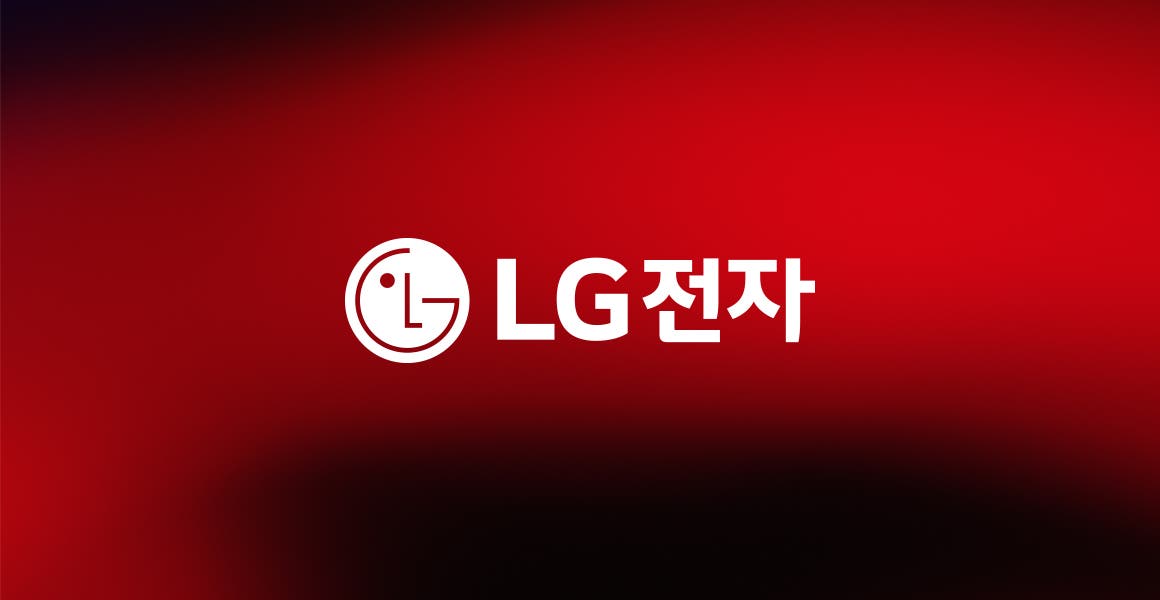 붉은색과 검은색이 혼합된 그라데이션 배경에 흰색 LG로고와 흰색 글씨로 LG전자라는 텍스트가 적혀 있습니다.
