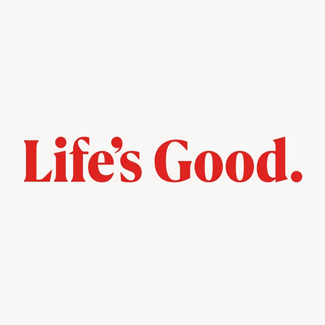 흰색 배경에 빨간색 글씨로 Lifes Good.이라는 문구가 쓰여 있습니다.