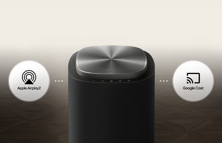다양한 기기에서 와이파이로 간편 연결할 수 있음을 나타낸 컷. 스피커와 Apple Airplay2, Google Cast가 연결되어 있는 모습 표현.