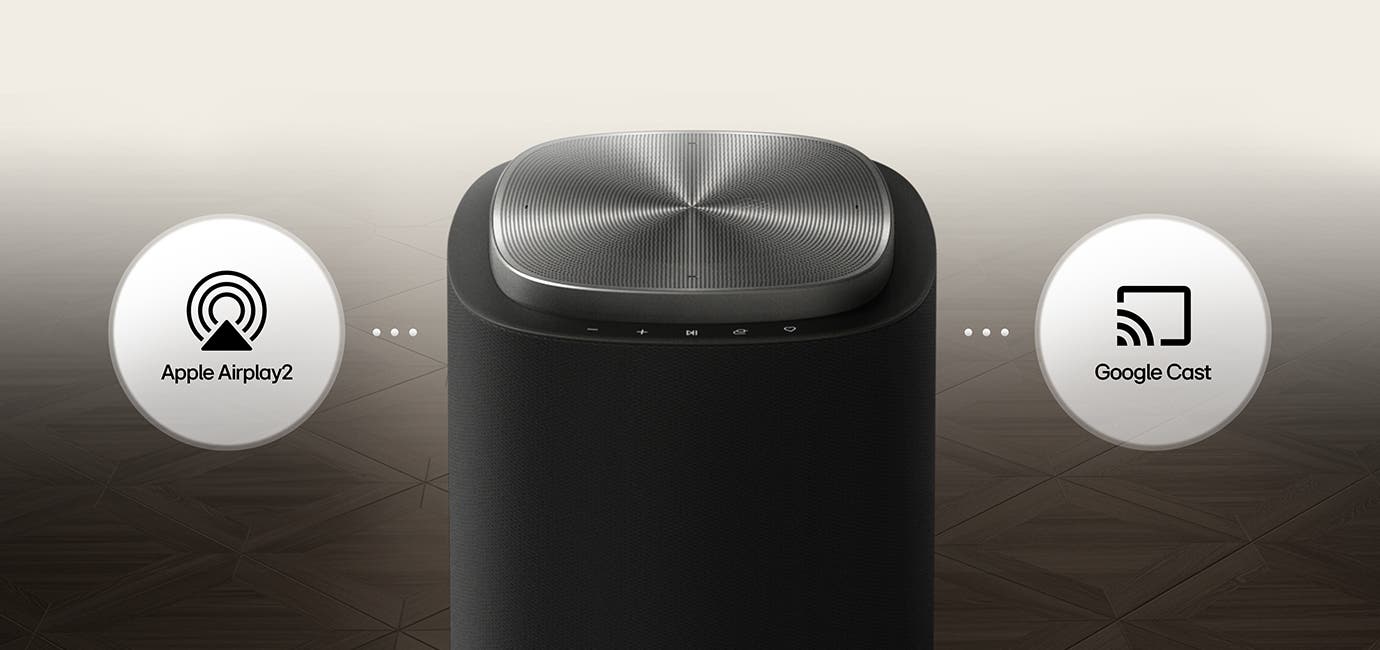 다양한 기기에서 와이파이로 간편 연결할 수 있음을 나타낸 컷. 스피커와 Apple Airplay2, Google Cast가 연결되어 있는 모습 표현.