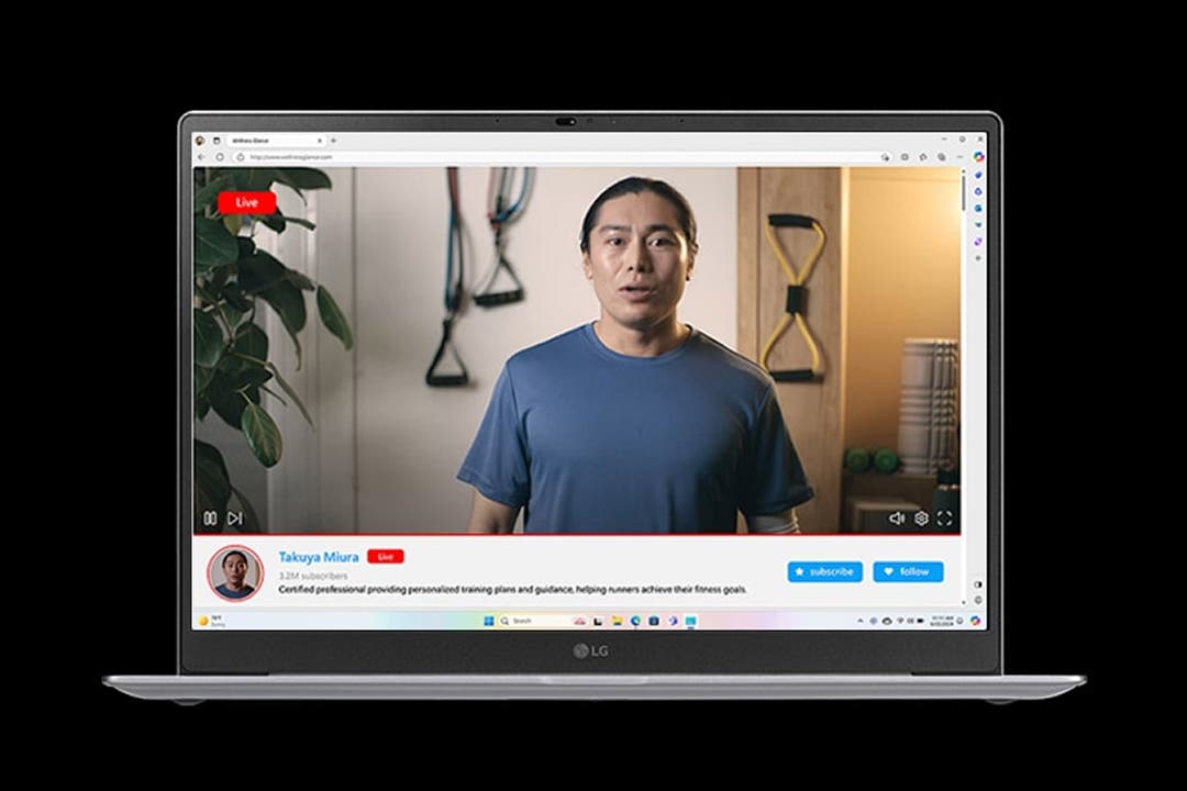 LG 노트북 화면에서 화상 영상에 라이브 캡션이 표시된 화면