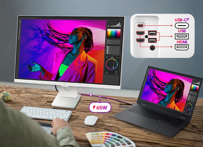 모니터와 노트북이 USB-C 케이블로 연결되어 있으며, 65W 충전 중임을 알리는 아이콘이 표시됩니다. 우측 상단에는 모니터 뒷면의 USB-C, USB, HDMI 단자 구성을 보여주는 확대 이미지가 있으며, 화면에는 사진 보정 작업 중인 모습이 담겨 있습니다.