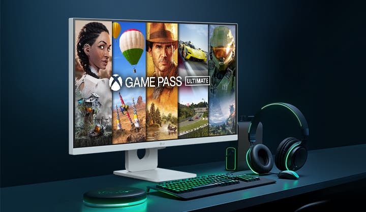 모니터 화면에는 레이싱, 액션, FPS 등 다양한 게임 캐릭터와 장면들이 5개의 분할 화면으로 화려하게 표현되어 있습니다. 책상 위에는 화려한 RGB 조명이 들어오는 게이밍 키보드, 마우스, 헤드셋이 놓여 있어 몰입감 넘치는 게이밍 환경을 보여줍니다.