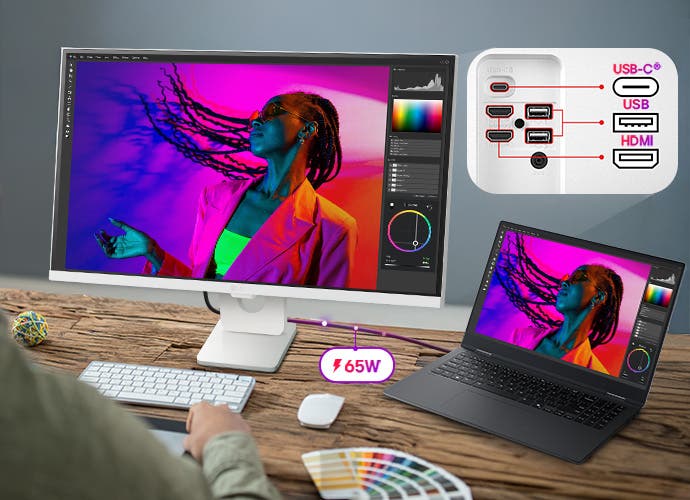 모니터와 노트북이 USB-C 케이블로 연결되어 있으며, 65W 충전 중임을 알리는 아이콘이 표시됩니다. 우측 상단에는 모니터 뒷면의 USB-C, USB, HDMI 단자 구성을 보여주는 확대 이미지가 있으며, 화면에는 사진 보정 작업 중인 모습이 담겨 있습니다.